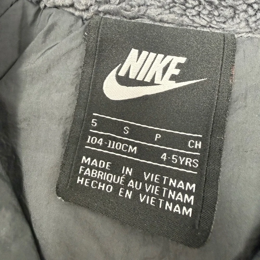 Nike‎ Youth Size 5 Sherpa Fleece Windrunner Hooded Jacket Anthracite Grey